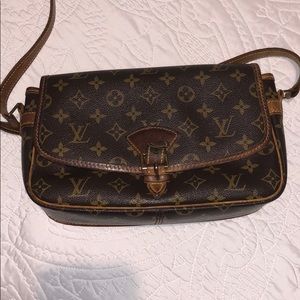 Luis Vuitton Monogram Messenger Bag